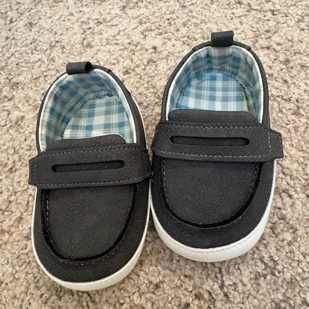 Carters Baby Boy Infant Shoes Penny Loafer Grey White 9-12 Months